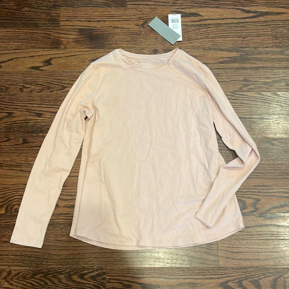 NWT women’s basic pink long sleeve T-shirt